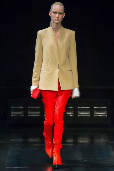 Look 2